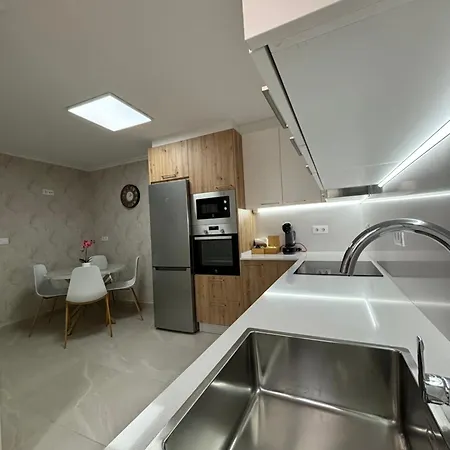 1 Apartment *